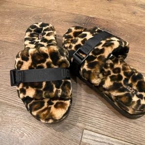 UGG Slide Slipper W10